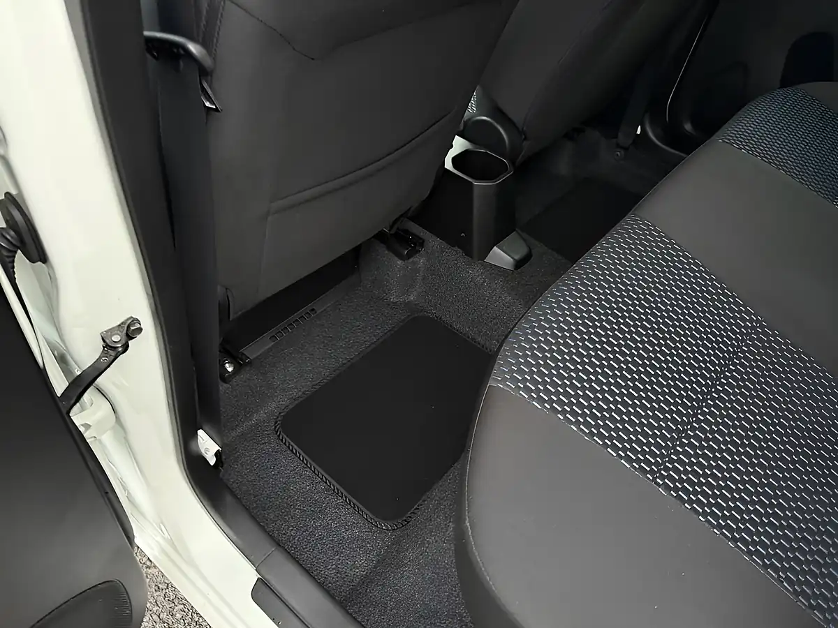 Used 2021 Suzuki Ignis SZ3 White - Interior and Exterior details 15