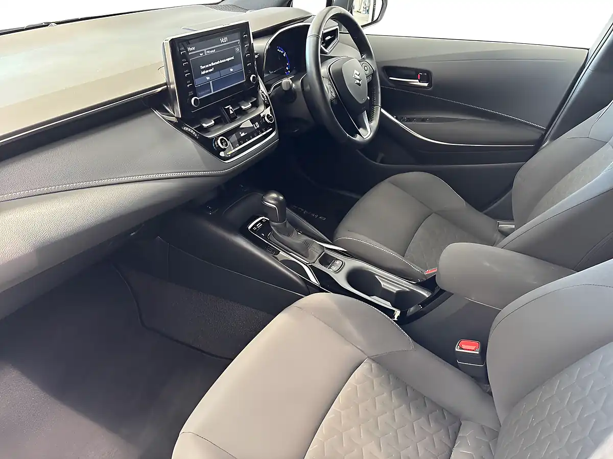 Used 2021 Suzuki Swace Sz-T White - Interior and Exterior details 10