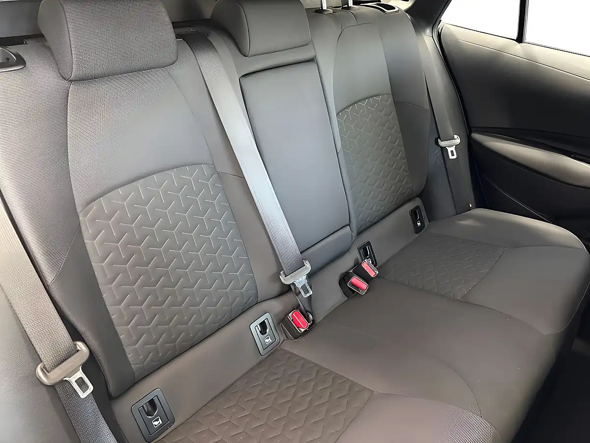 Used 2021 Suzuki Swace Sz-T White - Interior and Exterior details 18