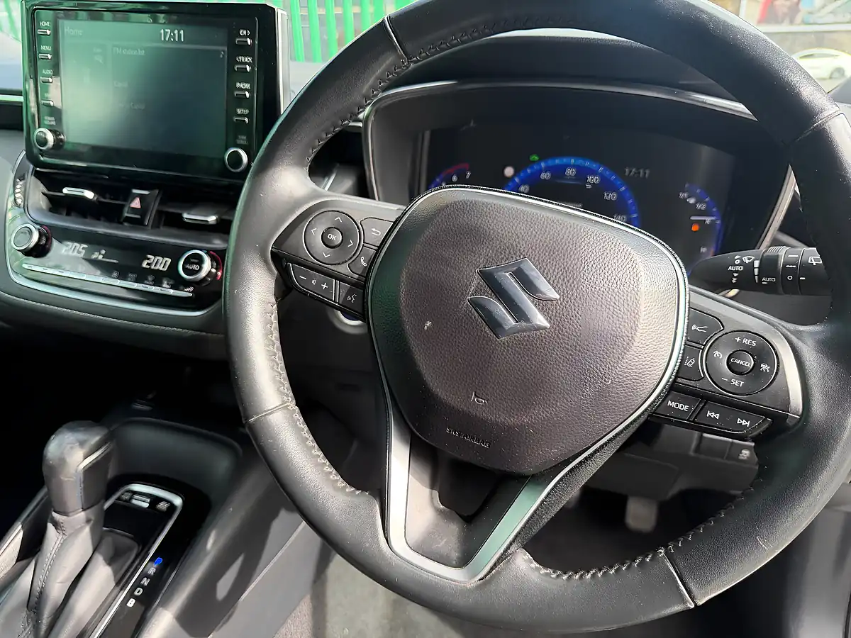 Used 2021 Suzuki Swace Sz-T White - Interior and Exterior details 13