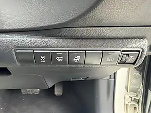 Used 2021 Suzuki Swace Sz-T White - Interior and Exterior details 16