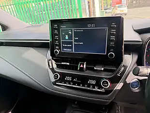 Used 2021 Suzuki Swace Sz-T White - Interior and Exterior details 18
