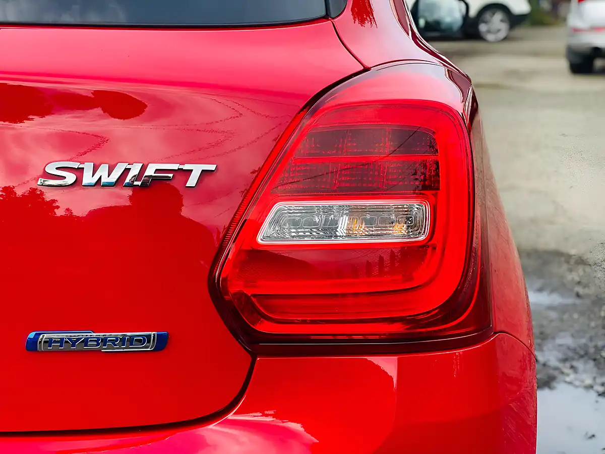 Used 2021 Suzuki Swift Sz-L Red - Interior and Exterior details 11