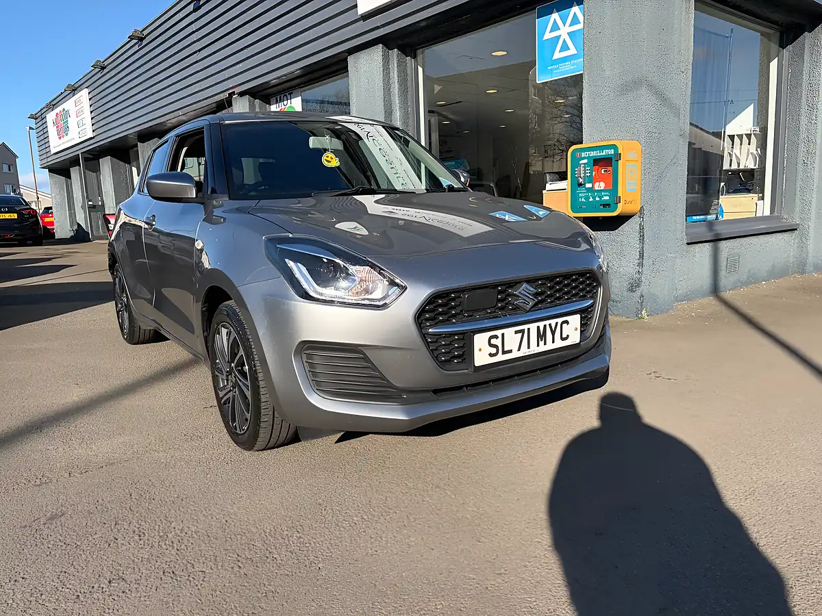 Used 2021 Suzuki Swift Sz-L Silver - Front View