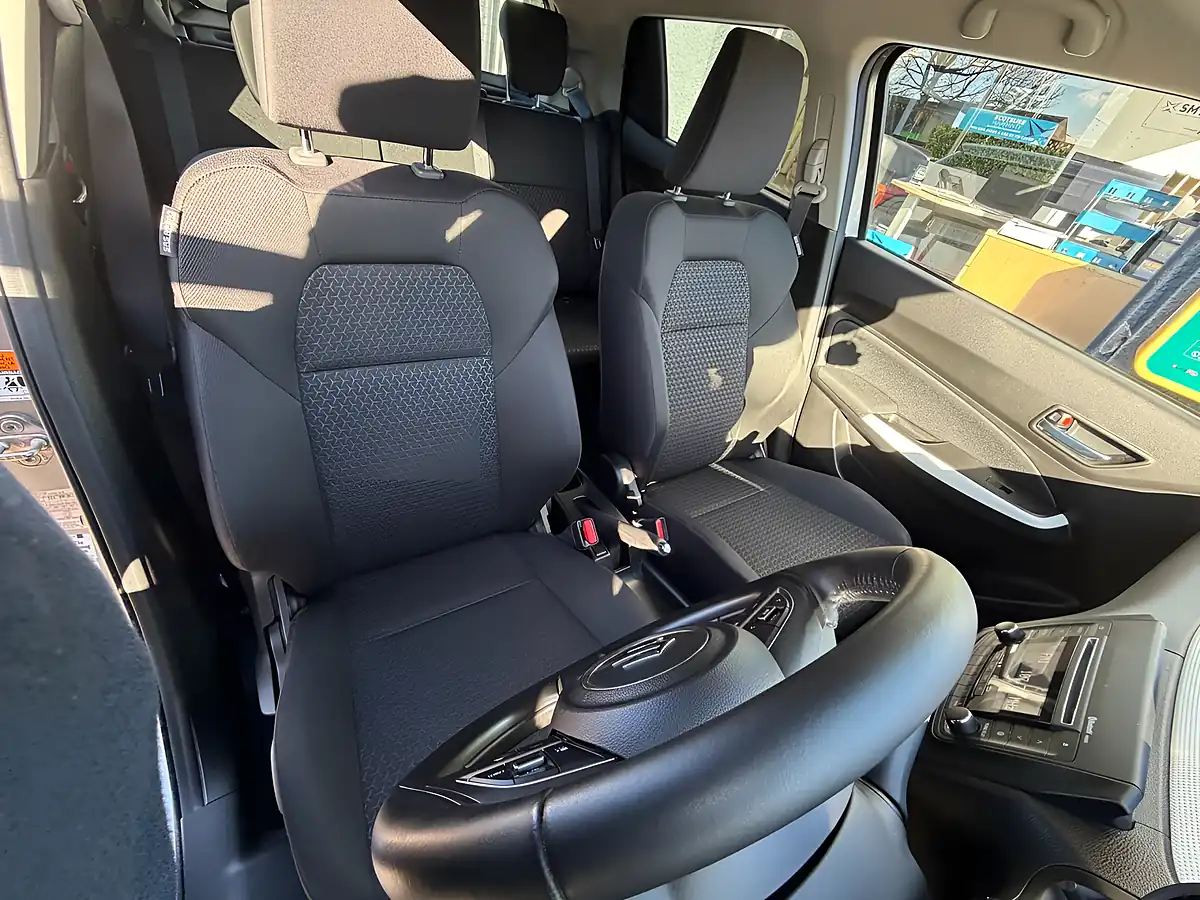 Used 2021 Suzuki Swift Sz-L Silver - Interior and Exterior details 10