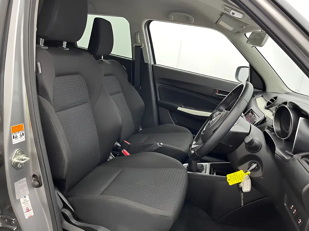 Used 2021 Suzuki Swift Sz-L Silver - Interior and Exterior details 11