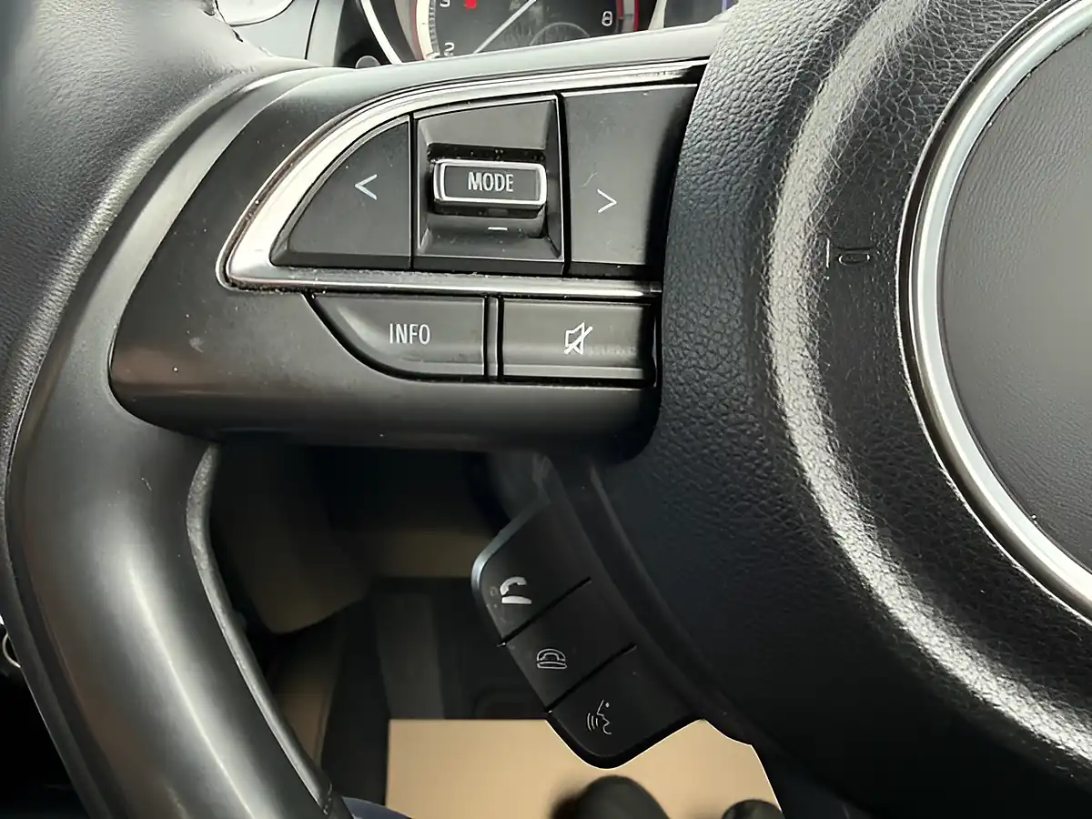 Used 2021 Suzuki Swift SZ5 Silver - Interior and Exterior details 13