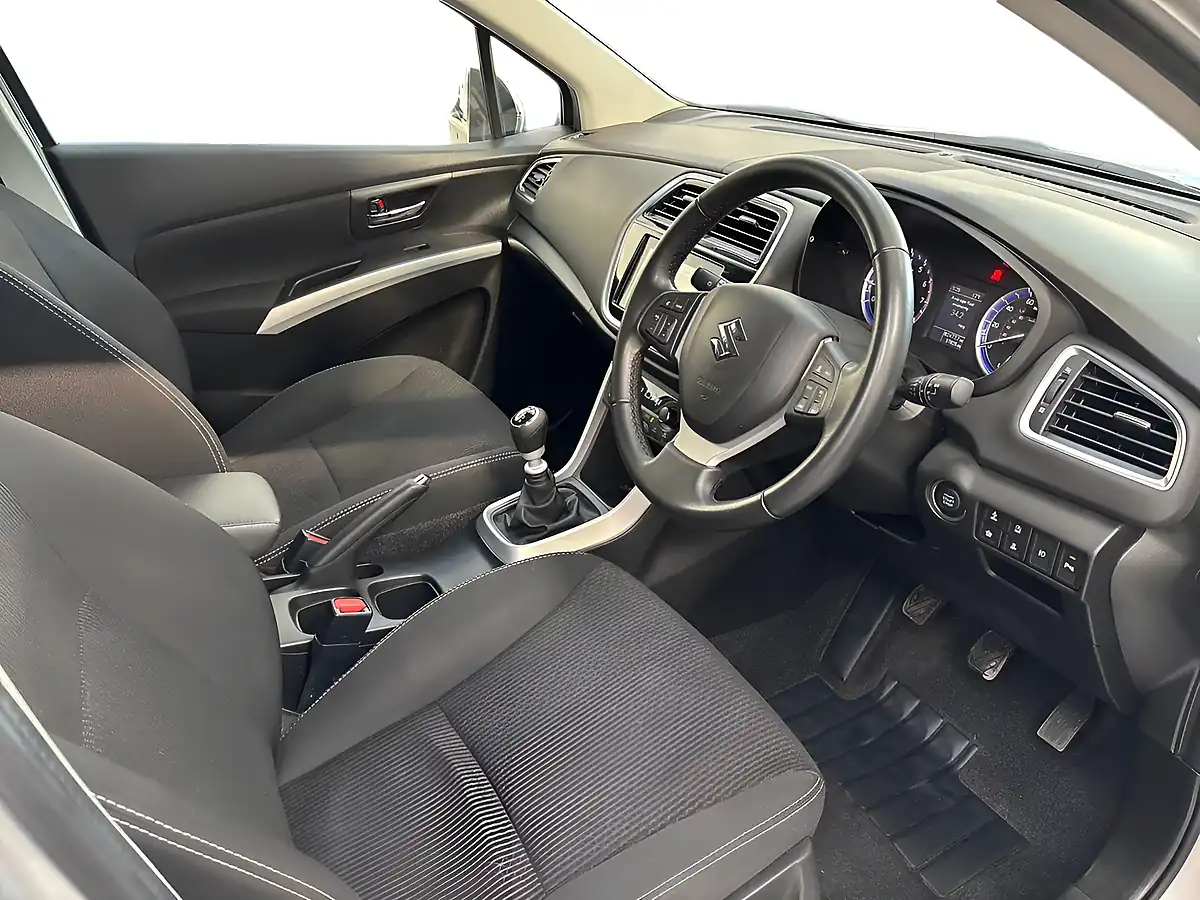 Used 2021 Suzuki SX4 S-Cross Sz-T Silver - Interior and Exterior details 8