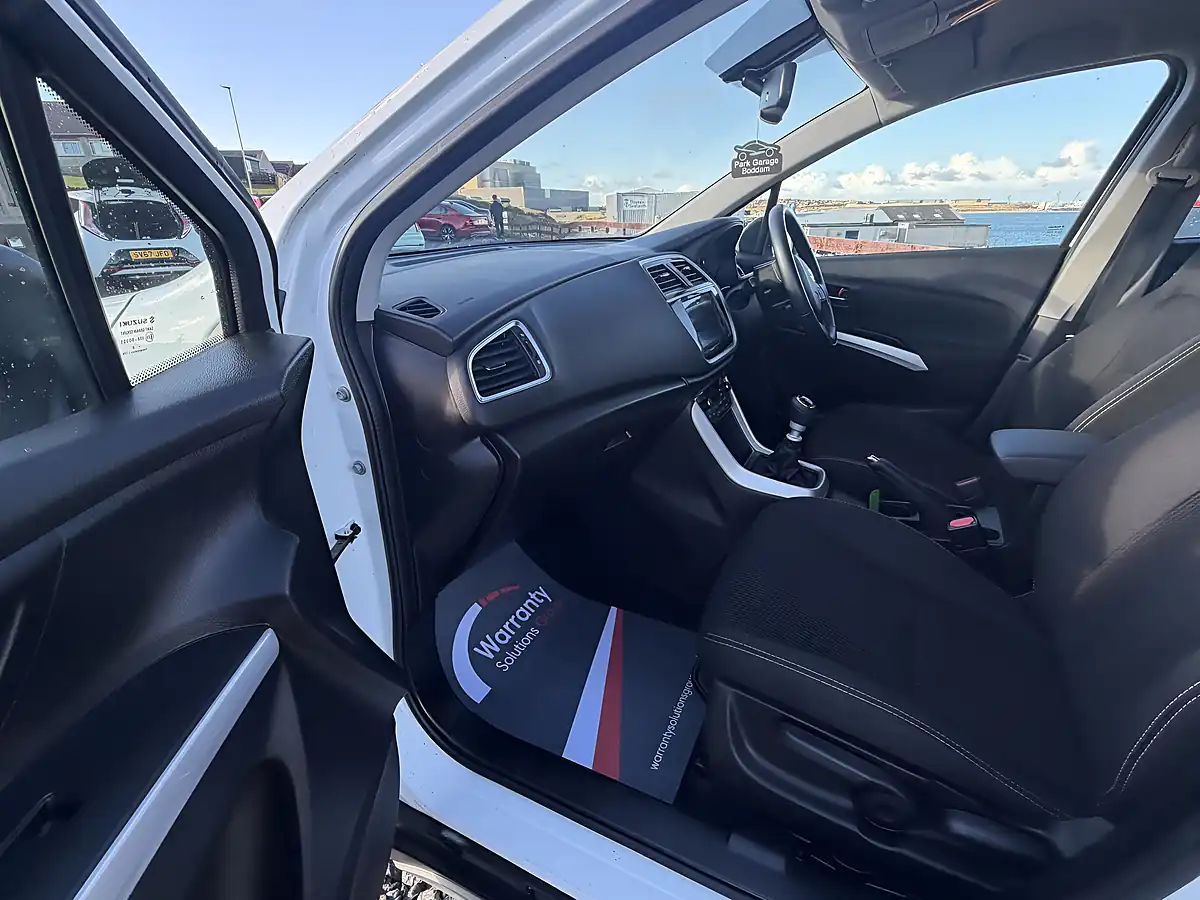 Used 2021 Suzuki SX4 S-Cross White - Interior and Exterior details 10