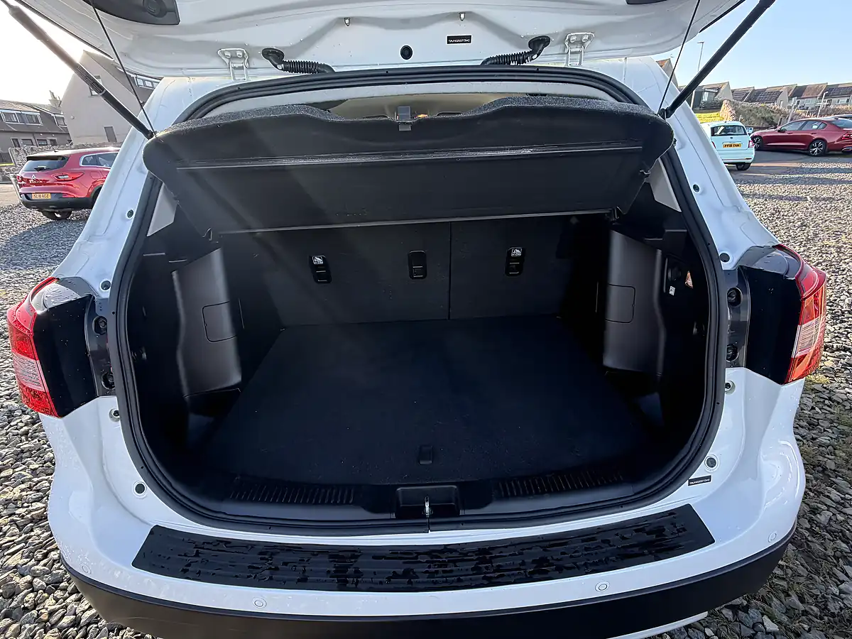 Used 2021 Suzuki SX4 S-Cross White - Interior and Exterior details 12