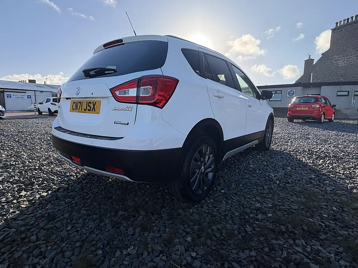 Used 2021 Suzuki SX4 S-Cross White - Interior and Exterior details 5