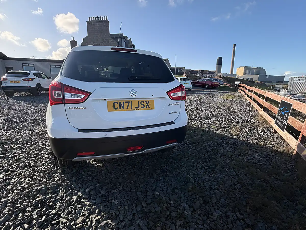 Used 2021 Suzuki SX4 S-Cross White - Interior and Exterior details 6