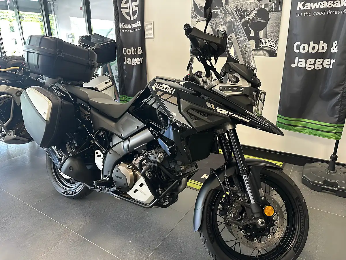 Used 2021 Suzuki V-Strom 1000 Xt Adventure Black - Interior and Exterior details 10