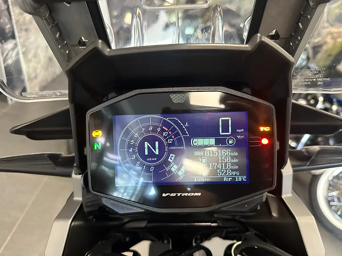 Used 2021 Suzuki V-Strom 1000 Xt Adventure Black - Interior and Exterior details 11