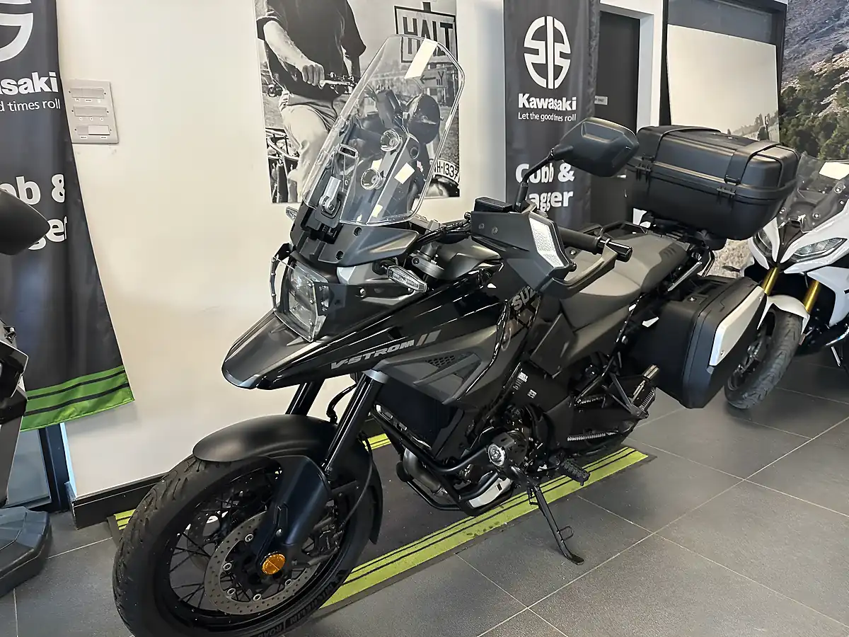 Used 2021 Suzuki V-Strom 1000 Xt Adventure Black - Interior and Exterior details 14