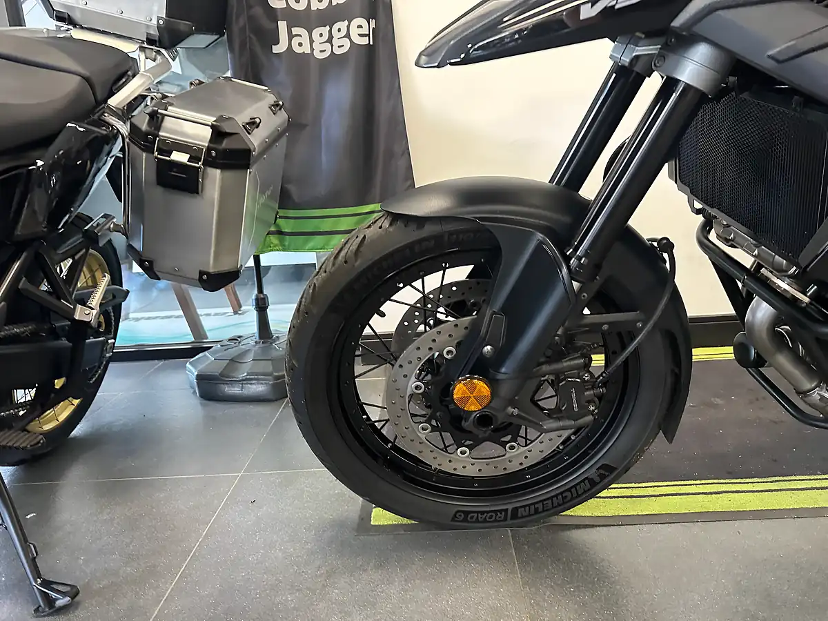 Used 2021 Suzuki V-Strom 1000 Xt Adventure Black - Interior and Exterior details 15