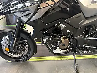 Used 2021 Suzuki V-Strom 1000 Xt Adventure Black - Interior and Exterior details 17