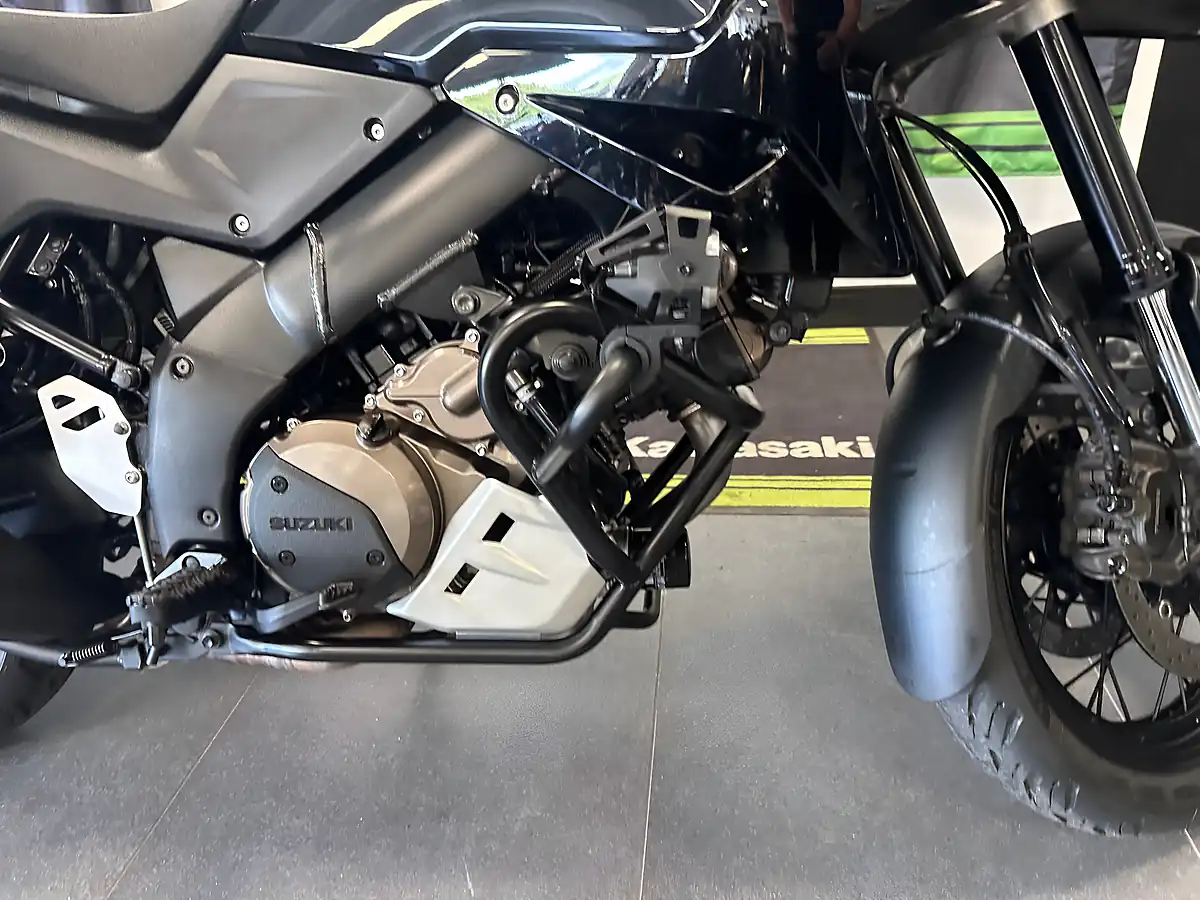 Used 2021 Suzuki V-Strom 1000 Xt Adventure Black - Interior and Exterior details 8