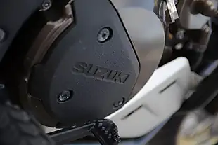 Used 2021 Suzuki V-Strom 1050 Yellow - Interior and Exterior details 11