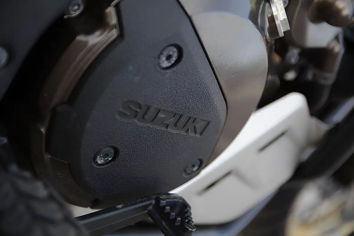 Used 2021 Suzuki V-Strom 1050 Yellow - Interior and Exterior details 11