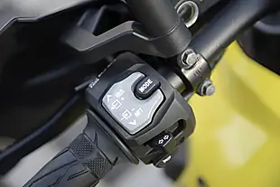 Used 2021 Suzuki V-Strom 1050 Yellow - Interior and Exterior details 3