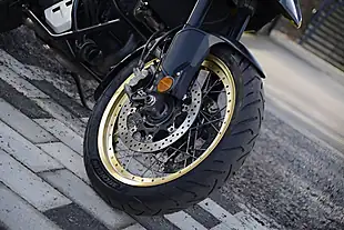 Used 2021 Suzuki V-Strom 1050 Yellow - Interior and Exterior details 4