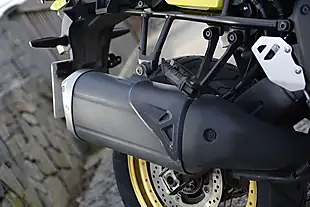 Used 2021 Suzuki V-Strom 1050 Yellow - Interior and Exterior details 7