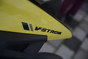Used 2021 Suzuki V-Strom 1050 Yellow - Interior and Exterior details 9