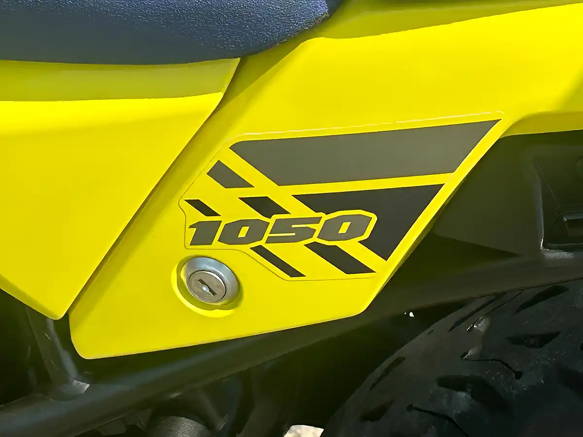 Used 2021 Suzuki V-Strom 1050 Yellow - Interior and Exterior details 14