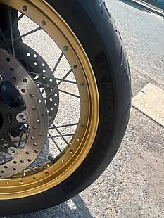 Used 2021 Suzuki V-Strom 1050 Yellow - Interior and Exterior details 15