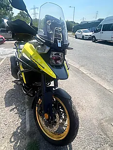 Used 2021 Suzuki V-Strom 1050 Yellow - Interior and Exterior details 3