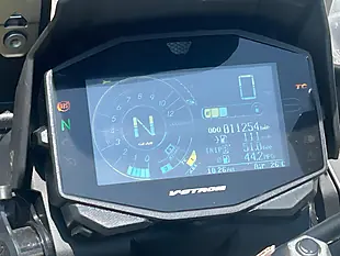 Used 2021 Suzuki V-Strom 1050 Yellow - Interior and Exterior details 5
