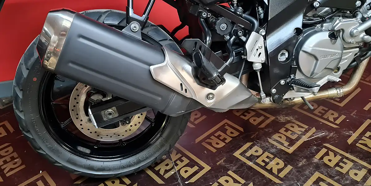 Used 2021 Suzuki V-Strom 650 Grey - Interior and Exterior details 9