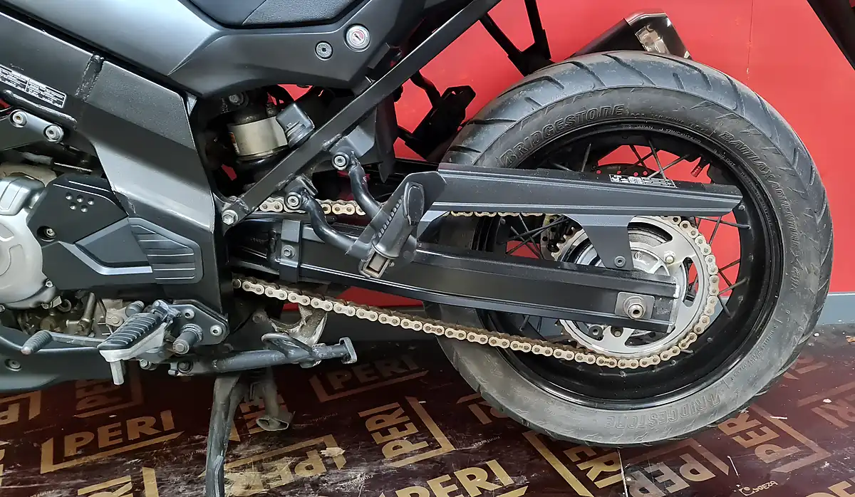 Used 2021 Suzuki V-Strom 650 Xt Red - Interior and Exterior details 10