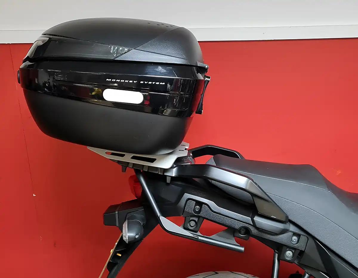 Used 2021 Suzuki V-Strom 650 Xt Red - Interior and Exterior details 15