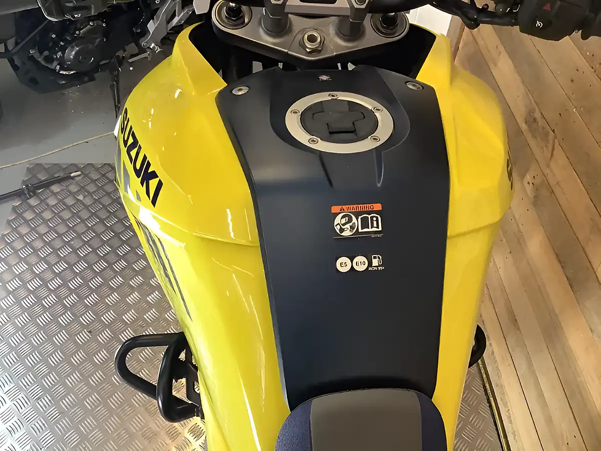 Used 2021 Suzuki V-Strom Adventure Yellow - Interior and Exterior details 11