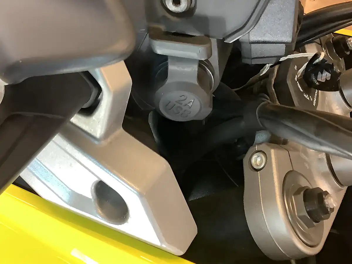 Used 2021 Suzuki V-Strom Adventure Yellow - Interior and Exterior details 15