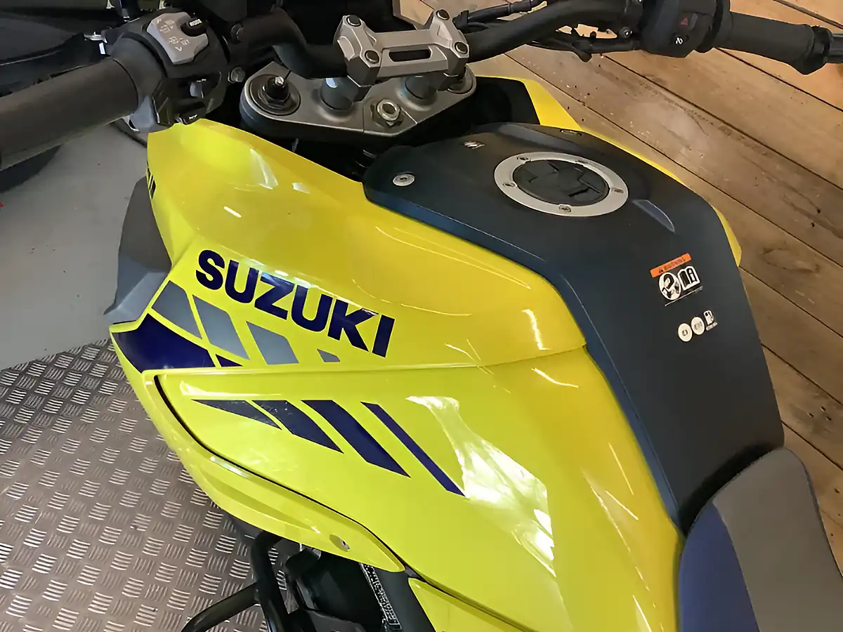 Used 2021 Suzuki V-Strom Adventure Yellow - Interior and Exterior details 9