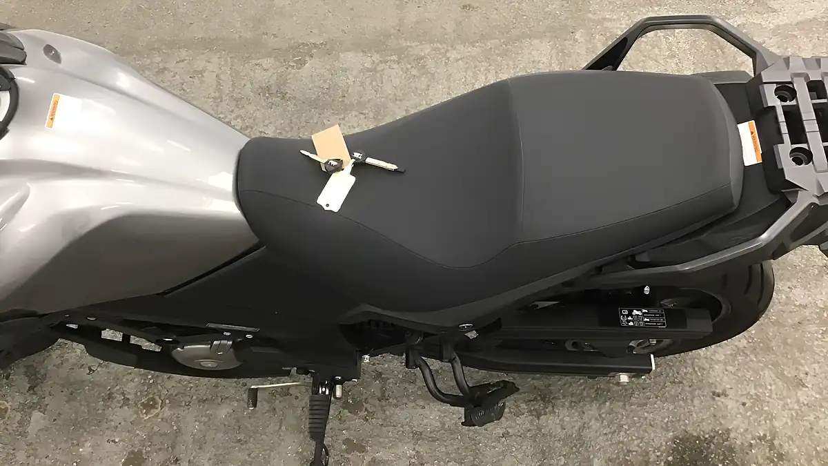 Used 2021 Suzuki V-Strom Dl Grey - Interior and Exterior details 8
