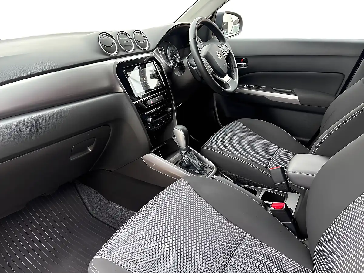 Used 2021 Suzuki Vitara Sz-T Yellow - Interior and Exterior details 12