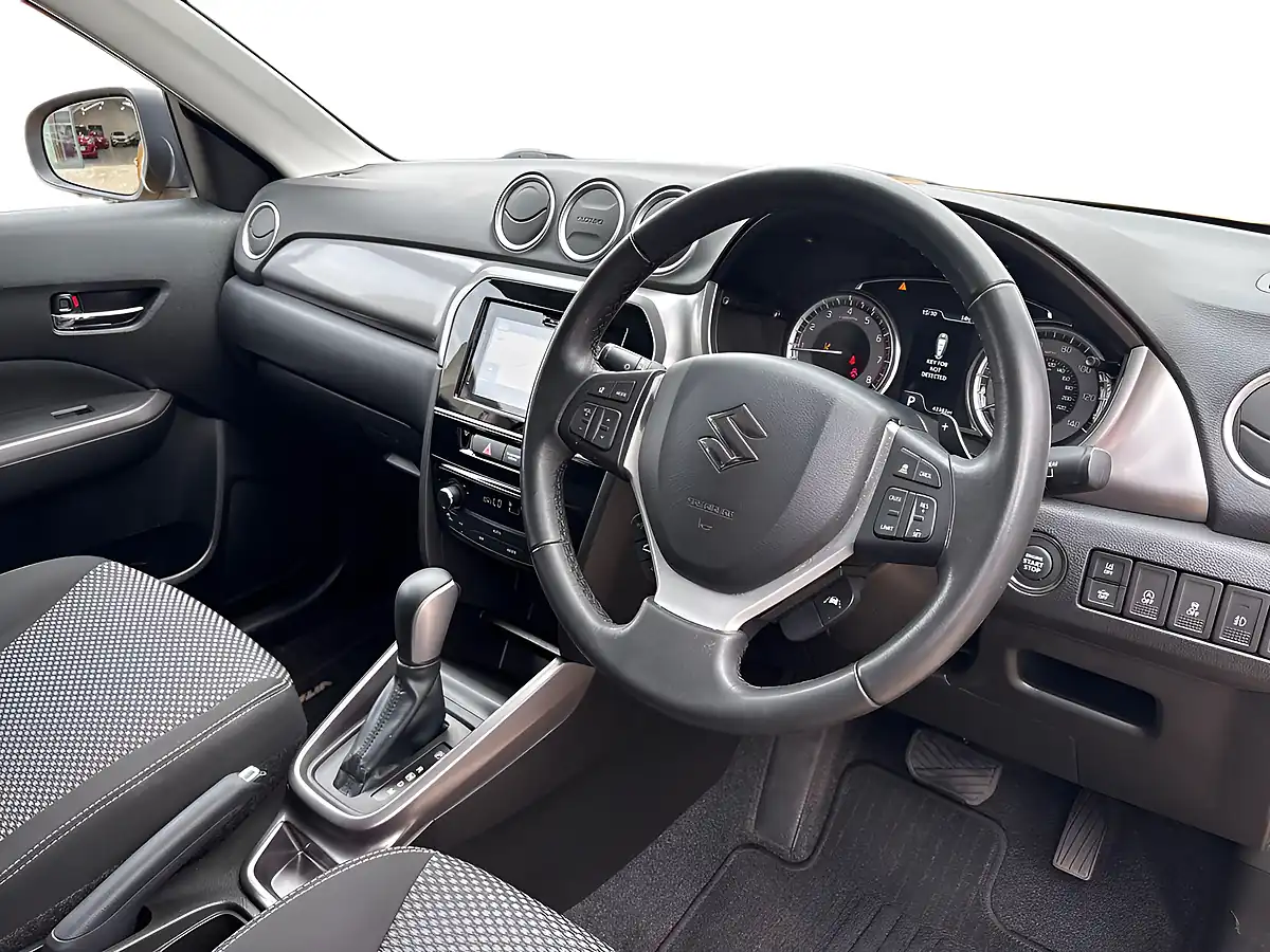 Used 2021 Suzuki Vitara Sz-T Yellow - Interior and Exterior details 8