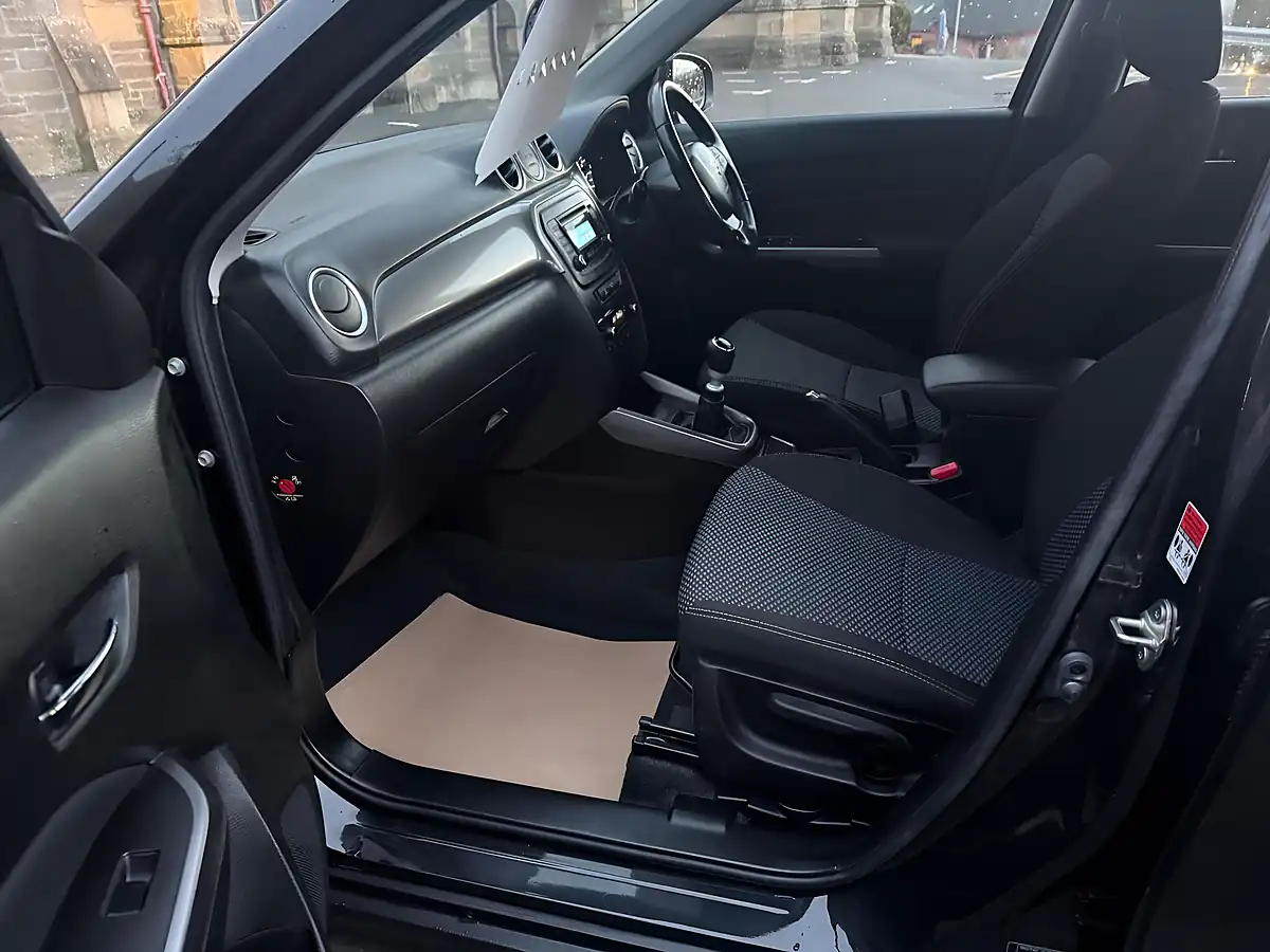 Used 2021 Suzuki Vitara SZ4 Black - Interior and Exterior details 10