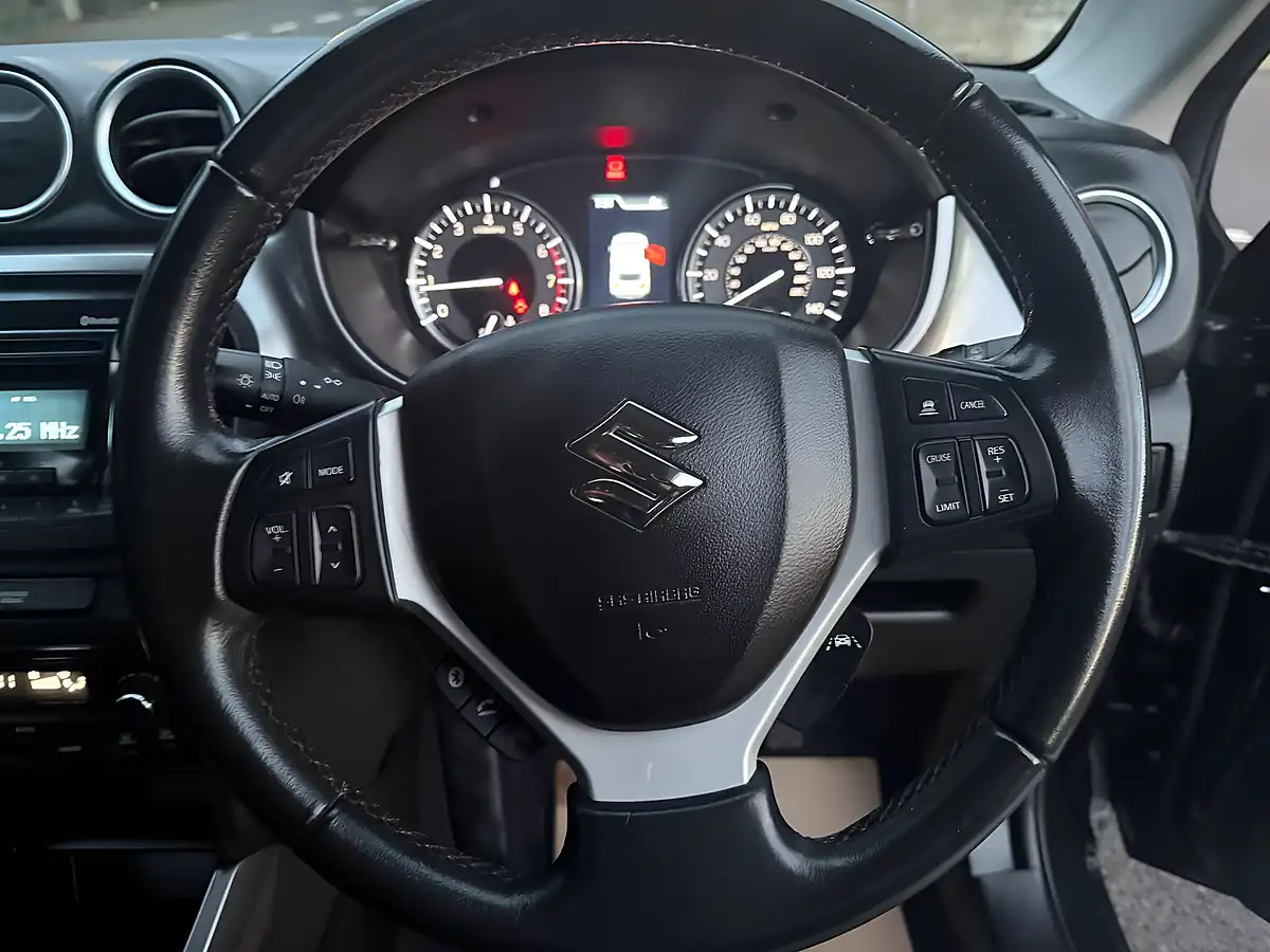 Used 2021 Suzuki Vitara SZ4 Black - Interior and Exterior details 16