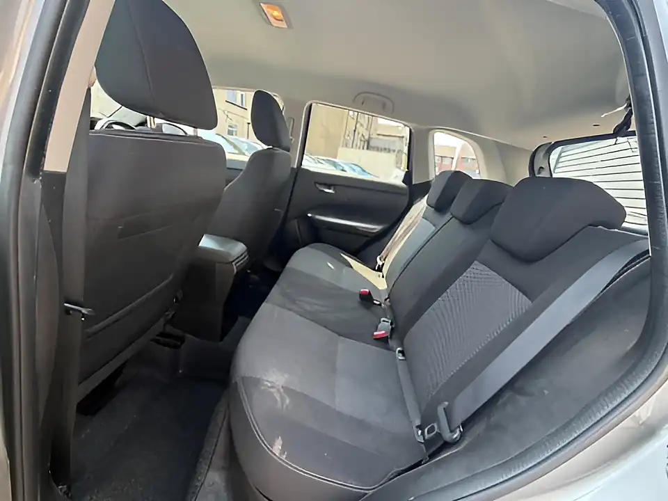 Used 2021 Suzuki Vitara SZ4 Grey - Interior and Exterior details 9