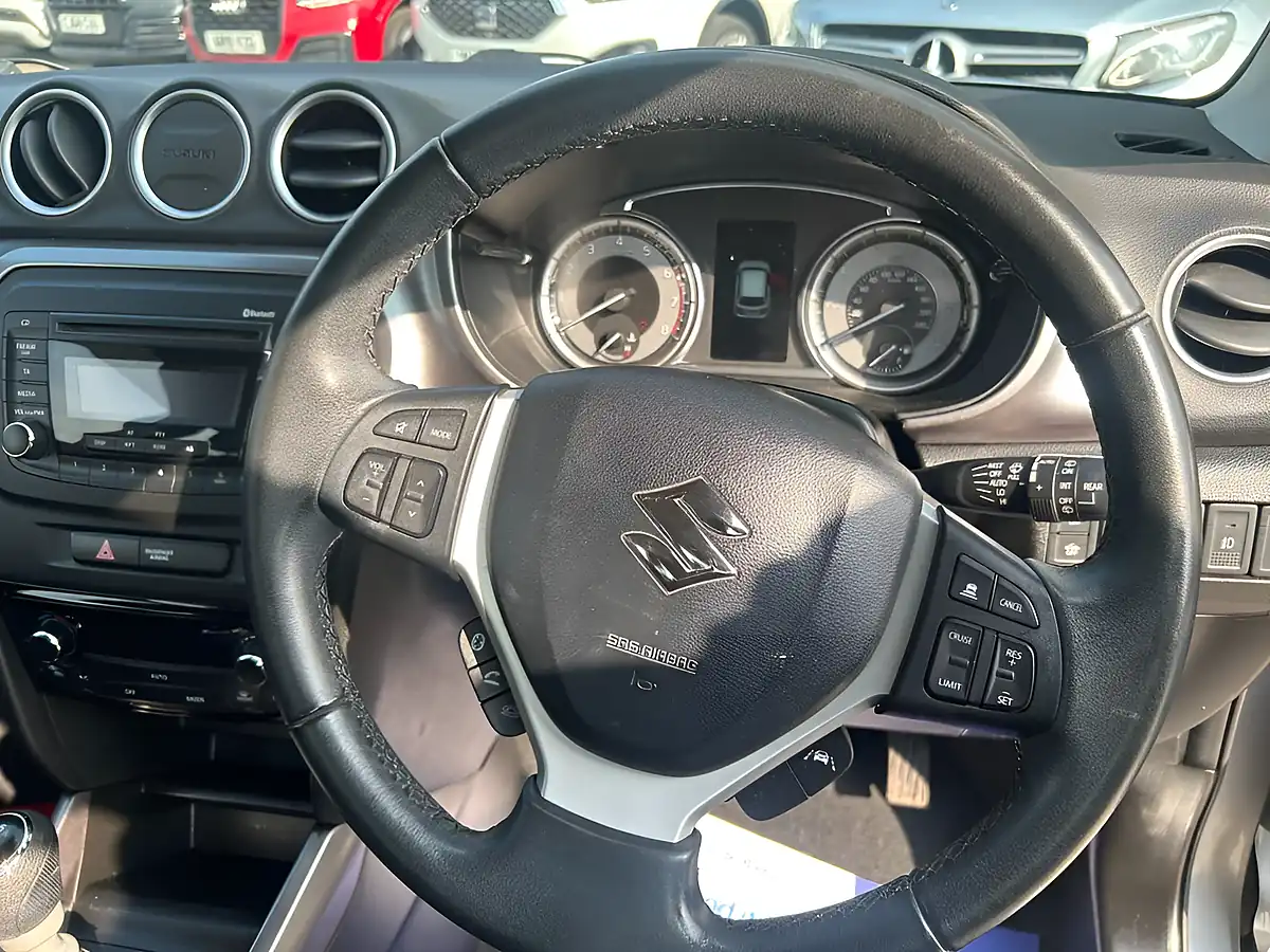 Used 2021 Suzuki Vitara SZ4 Grey - Interior and Exterior details 12
