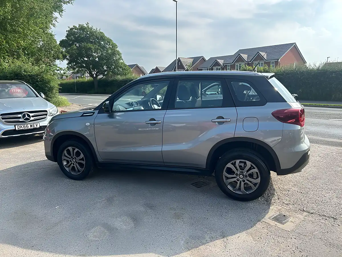 Used 2021 Suzuki Vitara SZ4 Grey - Interior and Exterior details 7