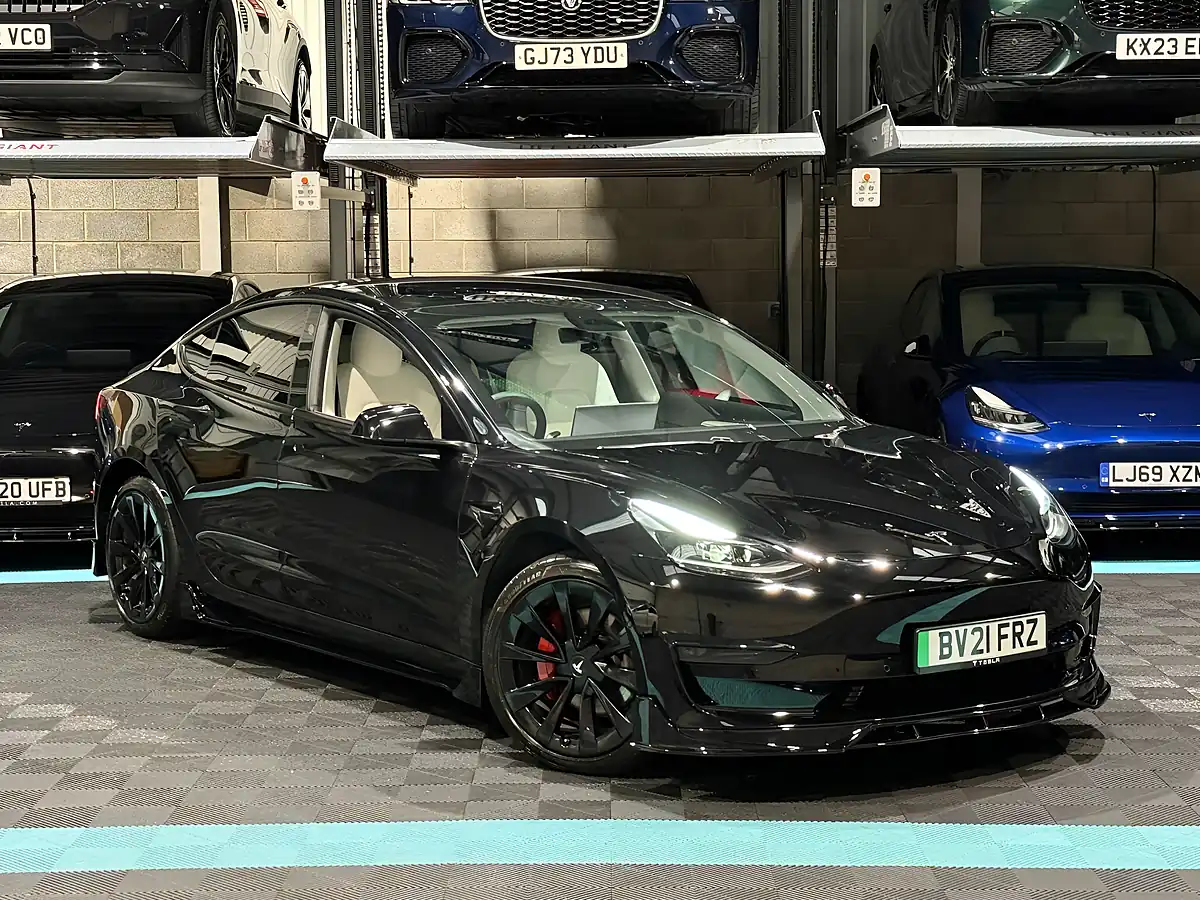 Used 2021 Tesla Model 3 Long Range Black - Front View