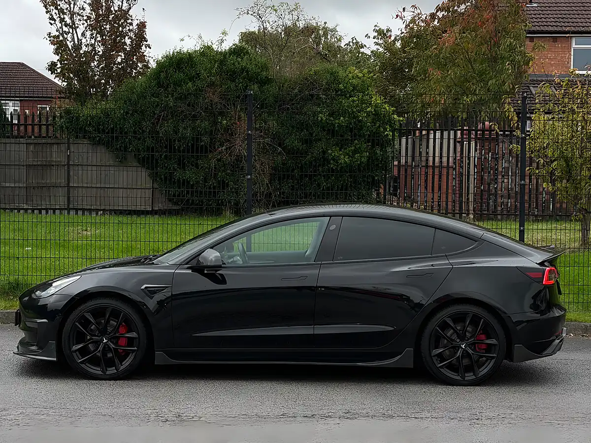 Used 2021 Tesla Model 3 Long Range Black - Interior and Exterior details 10