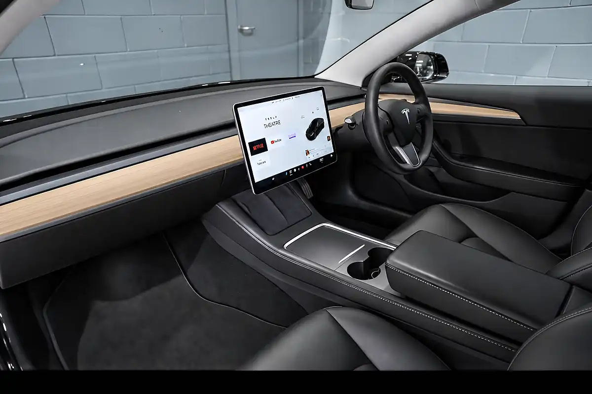 Used 2021 Tesla Model 3 Long Range Black - Interior and Exterior details 6