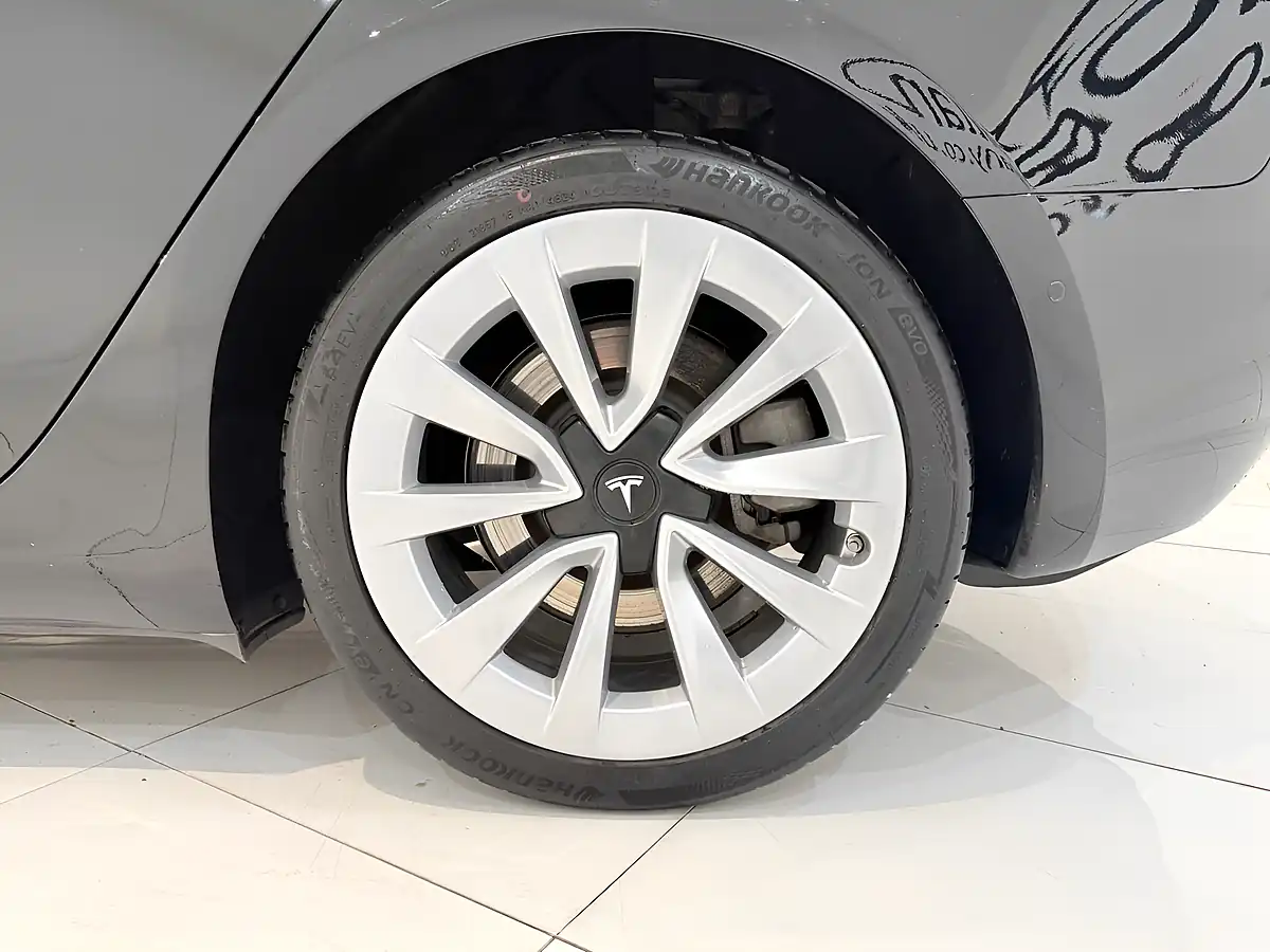 Used 2021 Tesla Model 3 Long Range Black - Interior and Exterior details 12